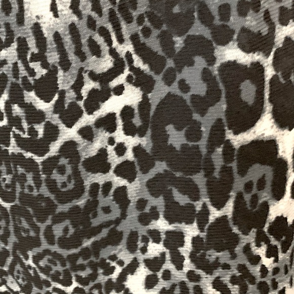 🆕 Leopard Shirt Women’s XXL 20 Animal Cheetah Print Top Blouse Flowy Loose Fit - Picture 5 of 10